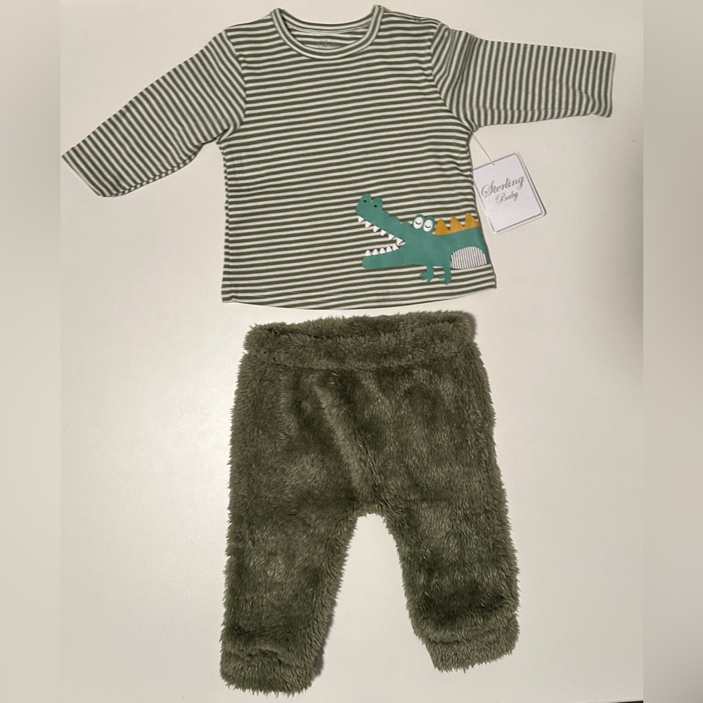 NWT Sterling Baby 2pc set 6 month Green Stripe Long Sleeve  Top Fuzzy Pants